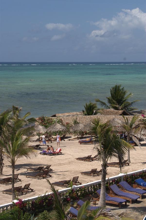 Jumbo Watamu Hotel Kültér fotó